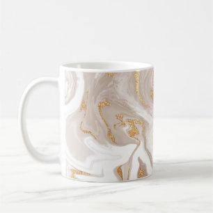 Beige flüssige Marmor, Goldlinienkunst. Kaffeetasse