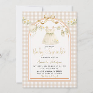 Beige Gingham-Daisy-Wäscheleine Baby Sprinkle  Einladung