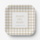 Beige Gingham Karo Rustic Baby Shower Pappteller (Vorderseite)