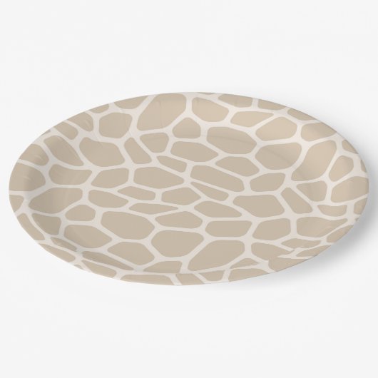Beige Giraffe Animal Print Pappteller (Schrägansicht)