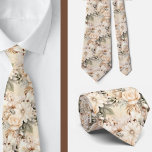 Beige Gold Tan Ivory White Watercolor Floral Krawatte<br><div class="desc">Ein goldener, beige und weißer Elfenbeinhalsbein verbindet warme, elegante Farbtöne mit den blumengeschmückten Blume und schafft ein raffiniertes und raffiniertes Accessoire. Die goldfarbene Farbe verleiht dem Ganzen eine luxuriöse Touch, das Beige wirkt neutral und das weiße Elfenbein wirkt sanft und cremig. Das Blumendesign ist typisch delikat, mit subtilen Blüten und...</div>