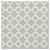 Beige graue weiße Ikat Quatrefolienmuster Stoff (Nahaufnahme)