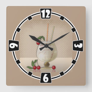 beige Grunge Retro Vintage Cocktailglas Kirsche p Quadratische Wanduhr
