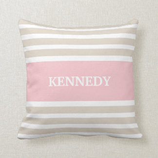 Beige hellrosa Streifen-Monogramm Kissen