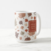 Beige Herbstlaub-Monogramm-Name Dankbar Kaffeetasse (VorderseiteRechts)