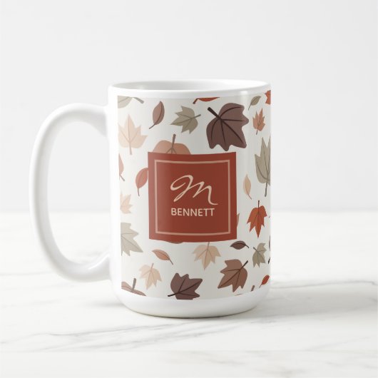 Beige Herbstlaub-Monogramm-Name Dankbar Kaffeetasse (Links)