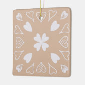Beige Herz Folk Art Muster Weihnachtsbaum Keramikornament (Links)