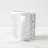 Beige islamische geometrische Muster Jumbo-Tasse (Rückseite)