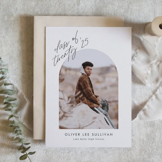 Beige-Klasse des Arch-Foto-Abschlusses 2025 Ankündigung