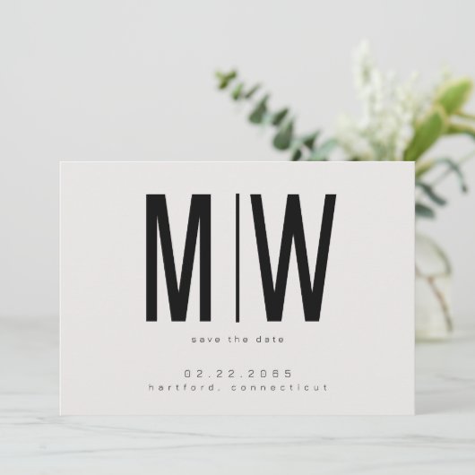 Beige Lg. Monogram Wedding Save the Date (Stehend Vorderseite)
