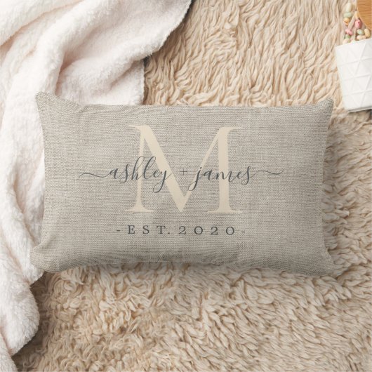 Beige Linen Ivory Monogram Script Wedding Keepake Lendenkissen (Decke)