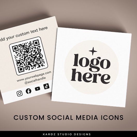 Beige Logo QR Code Social Media Quadratische Visitenkarte
