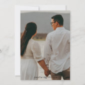 Beige Minimalist Photo Wedding Einladung (Rückseite)