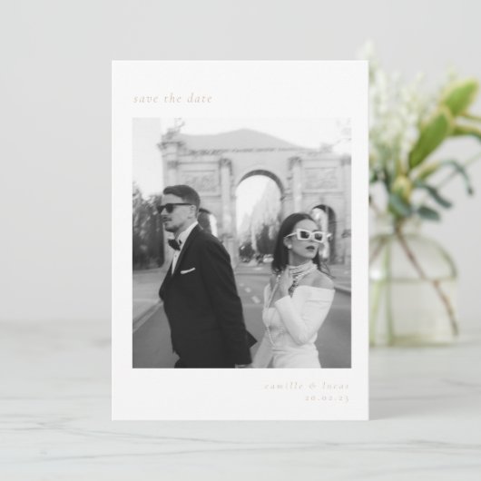 Beige Minimalistisch Elegantes Foto Save the Date Einladung (Stehend Vorderseite)