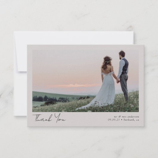 Beige Minimalistische 2-Foto-Kalligrafie-Hochzeit Dankeskarte (Vorderseite)