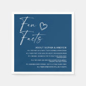 Beige Minimalistische Fun Facts Wedding Napkins Serviette (Vorderseite)