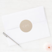 Beige Minimalistische Hochzeitstickerei Runder Aufkleber (Umschlag)