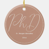 Beige Minimalistischer Name PhD-Abschluss Keramik Ornament (Hinten)