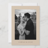 Beige Minimalistischer Text und Foto Save the Date Einladung (Rückseite)