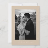 Beige Minimalistischer Text und Foto Save the Date Einladung (Rückseite)