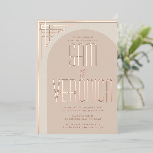 Beige Moderne Deko Arch Foil Einladung (Stehend vorne)