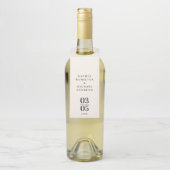 Beige Moderne einfache Hochzeit Flaschenanhänger (Auf Flasche)