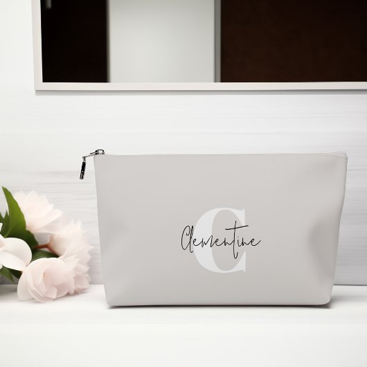 Beige Modernes Minimalistisches Mit Monogramm Zubehörtasche