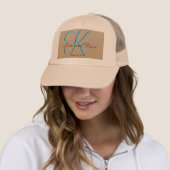 Beige Monogram-Neutral Truckerkappe (Beispiel)