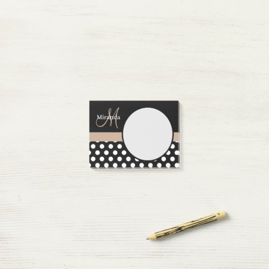 Beige Monogram Schwarz-weiß Polka Dot Post-it Klebezettel (Auf Schreibtisch)