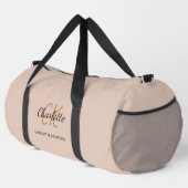 Beige Monogramm-Initialen Name modern Duffle Bag (Rechte Ecke)