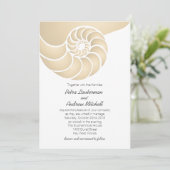 Beige Nautilus Muschel Beach Wedding Einladung (Stehend Vorderseite)