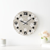 Beige Polka dot retro mit Sternen und Blume Große Wanduhr (Zuhause)