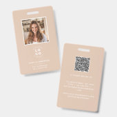 Beige QR-Code Modernes minimales Foto abstrakt Ausweis (Vorder- & Rückseite)