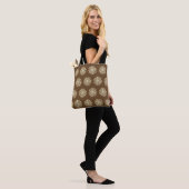 Beige Radiant Sun Pattern Tasche (Am Model)