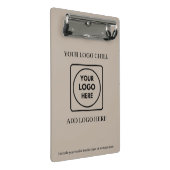Beige Sand Custom Logo Mini clipboard Klemmbrett (Schrägansicht)