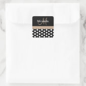 Beige Schwarz-weiße Polka Dot Monogram Quadratischer Aufkleber (Tasche)