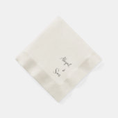 Beige Script Personalisierter Hochzeitscocktail Serviette (Ecke)