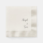 Beige Script Personalisierter Hochzeitscocktail Serviette (Vorderseite)