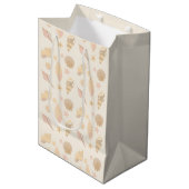 Beige Shells Pattern Mittlere Geschenktüte (Vorderseite Schrägansicht)