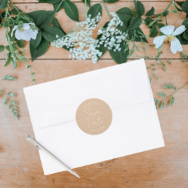 Beige Stilisierte SkriptWedding Save the Date Runder Aufkleber