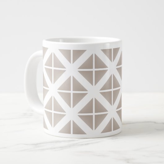 Beige Trendy Triangle Pattern Jumbo-Tasse (Vorderseite Links)
