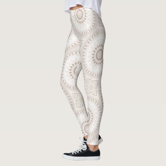 Beige und Cream Mandala Muster Leggings (Links)