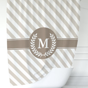 Beige und Mocha gestreifter Lorbeer-Monogramm Duschvorhang