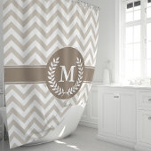 Beige und Mocha Zickzack Mit Monogramm Initial Duschvorhang
