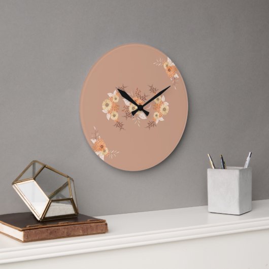 Beige und orangefarbene botanische Mauer Kunst, He Große Wanduhr (Büro)