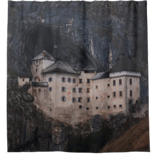 BEIGE- UND SCHWARZES BETONHAUS DUSCHVORHANG