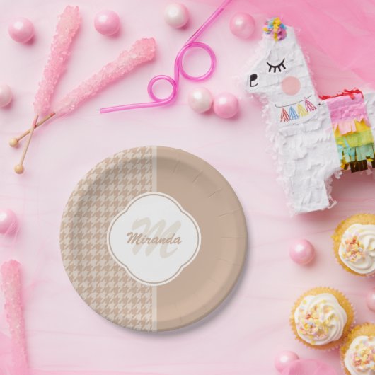 Beige und Tan-Hahnentrittmuster-Monogramm und Name Pappteller (Party)
