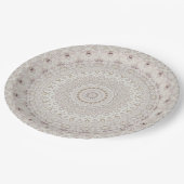 Beige- und Taupe-Mandala-Musterdesign Pappteller (Schrägansicht)