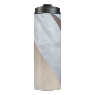 Beige und weiße Oberfläche Thermosbecher