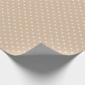 Beige und weiße Polka Dot Muster Geschenkpapier (Ecke)